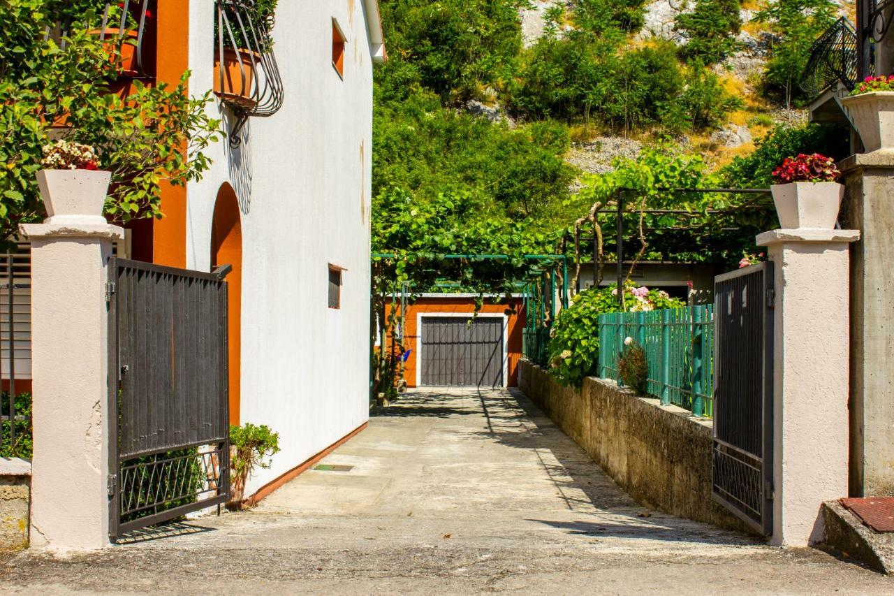 Apartments Rustic Cattaro Esterno foto